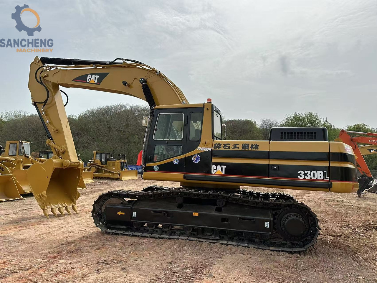 CATERPILLAR 330BL - Vikšrinis ekskavatorius: foto 1 CATERPILLAR 330BL - Vikšrinis ekskavatorius: foto 1