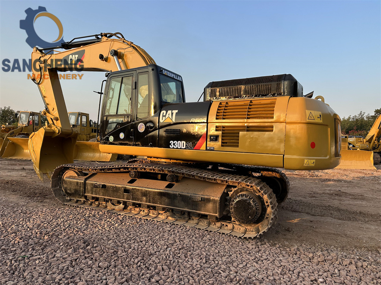 CATERPILLAR 330D2L - Vikšrinis ekskavatorius: foto 4 CATERPILLAR 330D2L - Vikšrinis ekskavatorius: foto 4