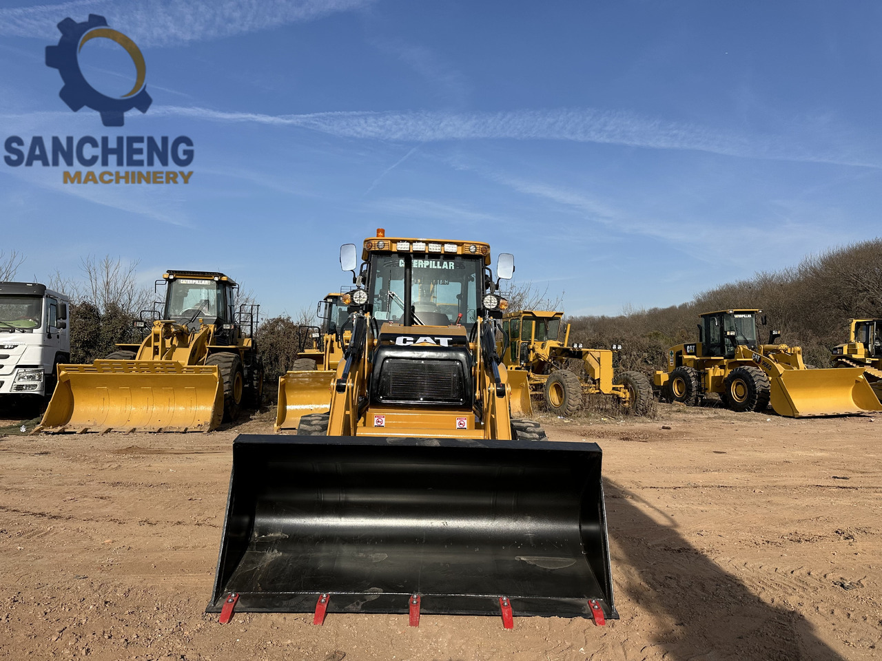 CATERPILLAR 420F2 - Ekskavatorius-krautuvas: foto 4 CATERPILLAR 420F2 - Ekskavatorius-krautuvas: foto 4