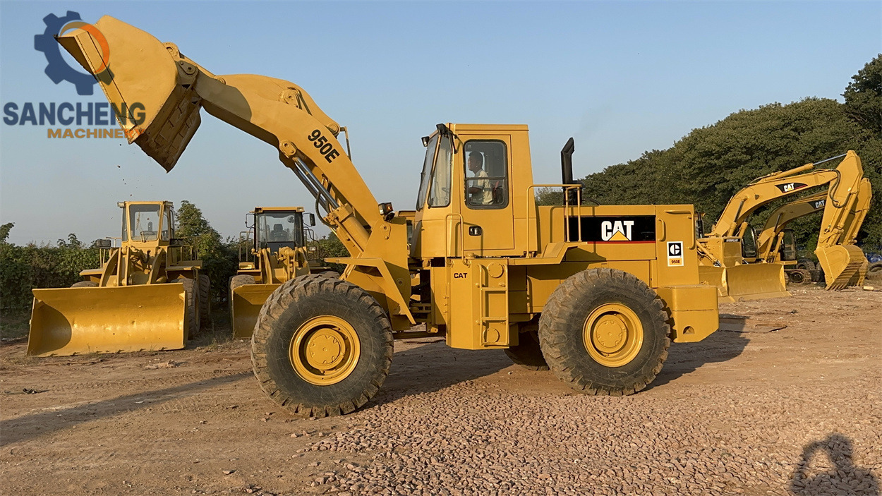 CATERPILLAR 950E - Ratinis krautuvas: foto 1 CATERPILLAR 950E - Ratinis krautuvas: foto 1