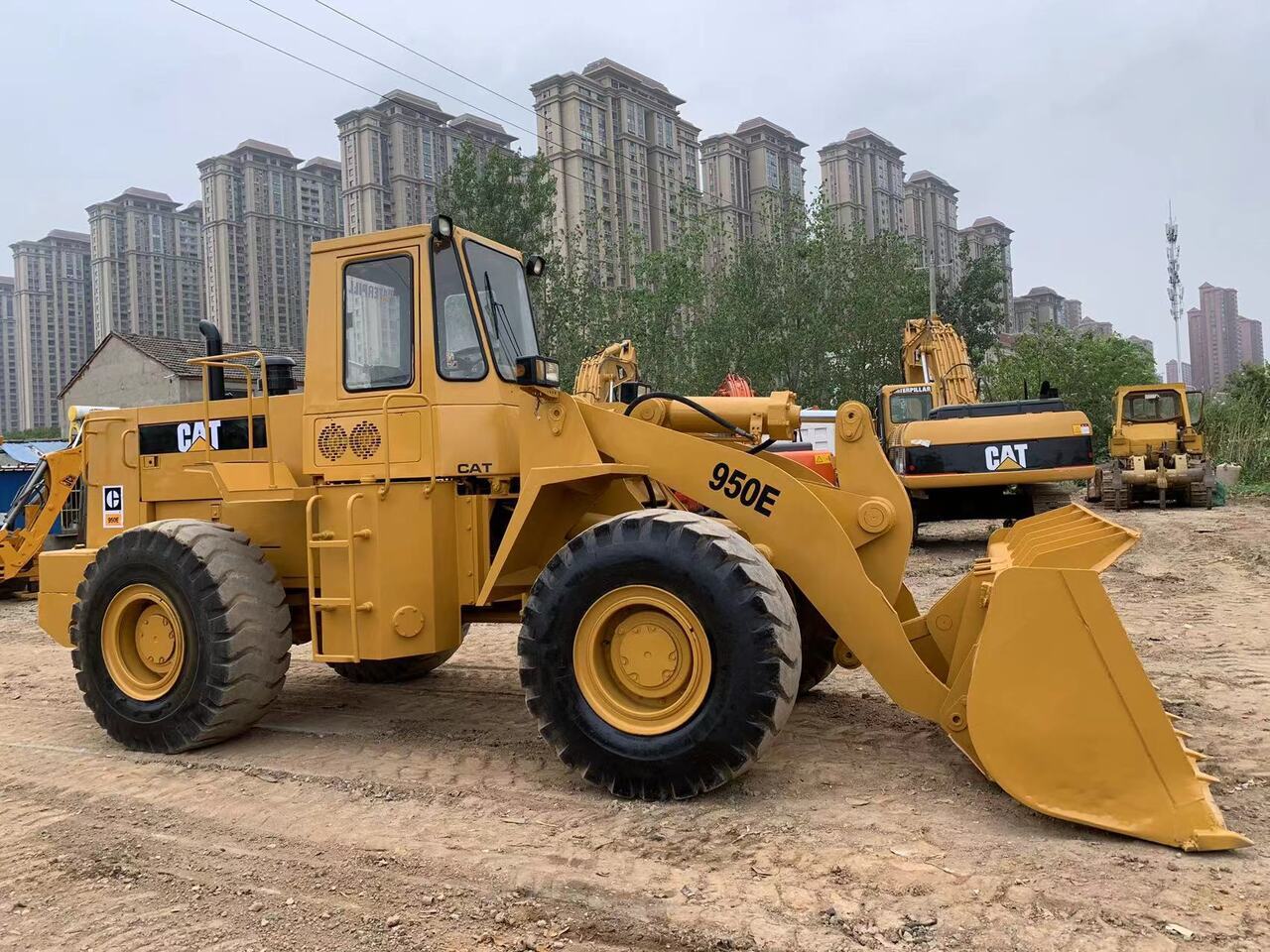CATERPILLAR 950E - Ratinis krautuvas: foto 1 CATERPILLAR 950E - Ratinis krautuvas: foto 1