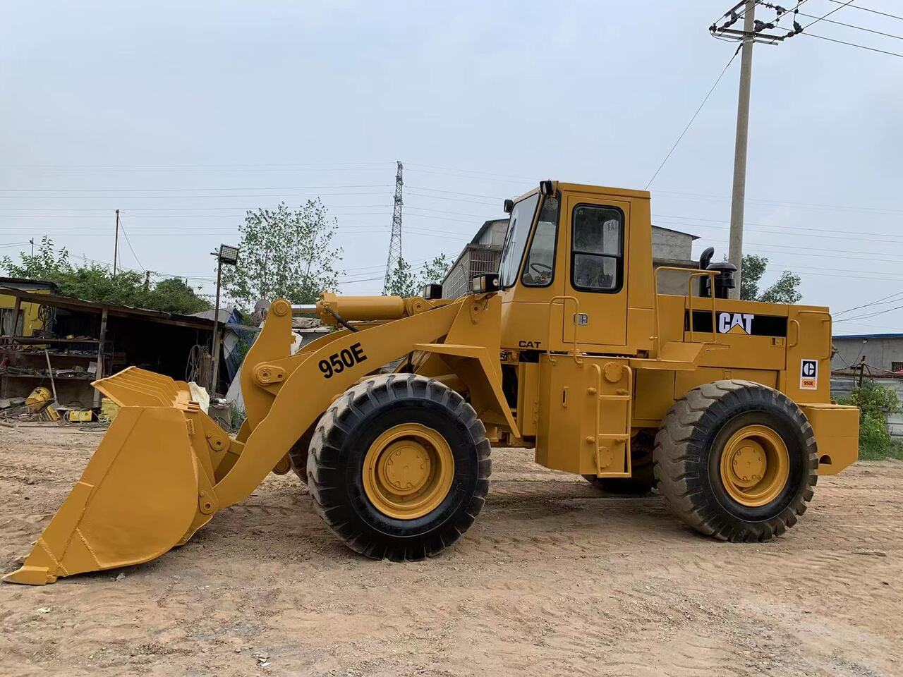 CATERPILLAR 950E - Ratinis krautuvas: foto 2 CATERPILLAR 950E - Ratinis krautuvas: foto 2