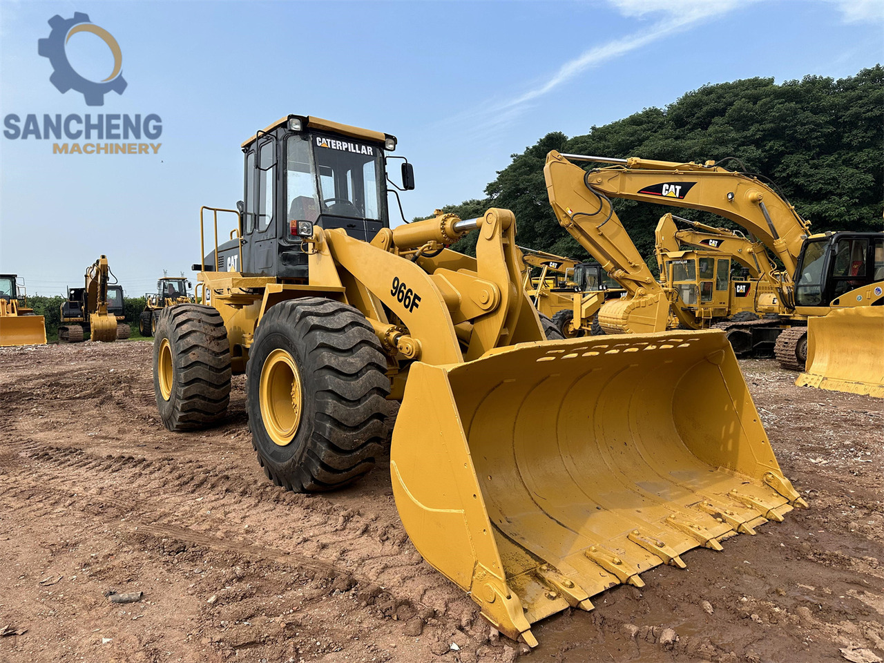 CATERPILLAR 966F - Ratinis krautuvas: foto 1 CATERPILLAR 966F - Ratinis krautuvas: foto 1