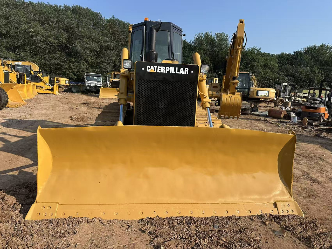 CATERPILLAR D6G Crawler Dozer - Buldozeris: foto 4 CATERPILLAR D6G Crawler Dozer - Buldozeris: foto 4
