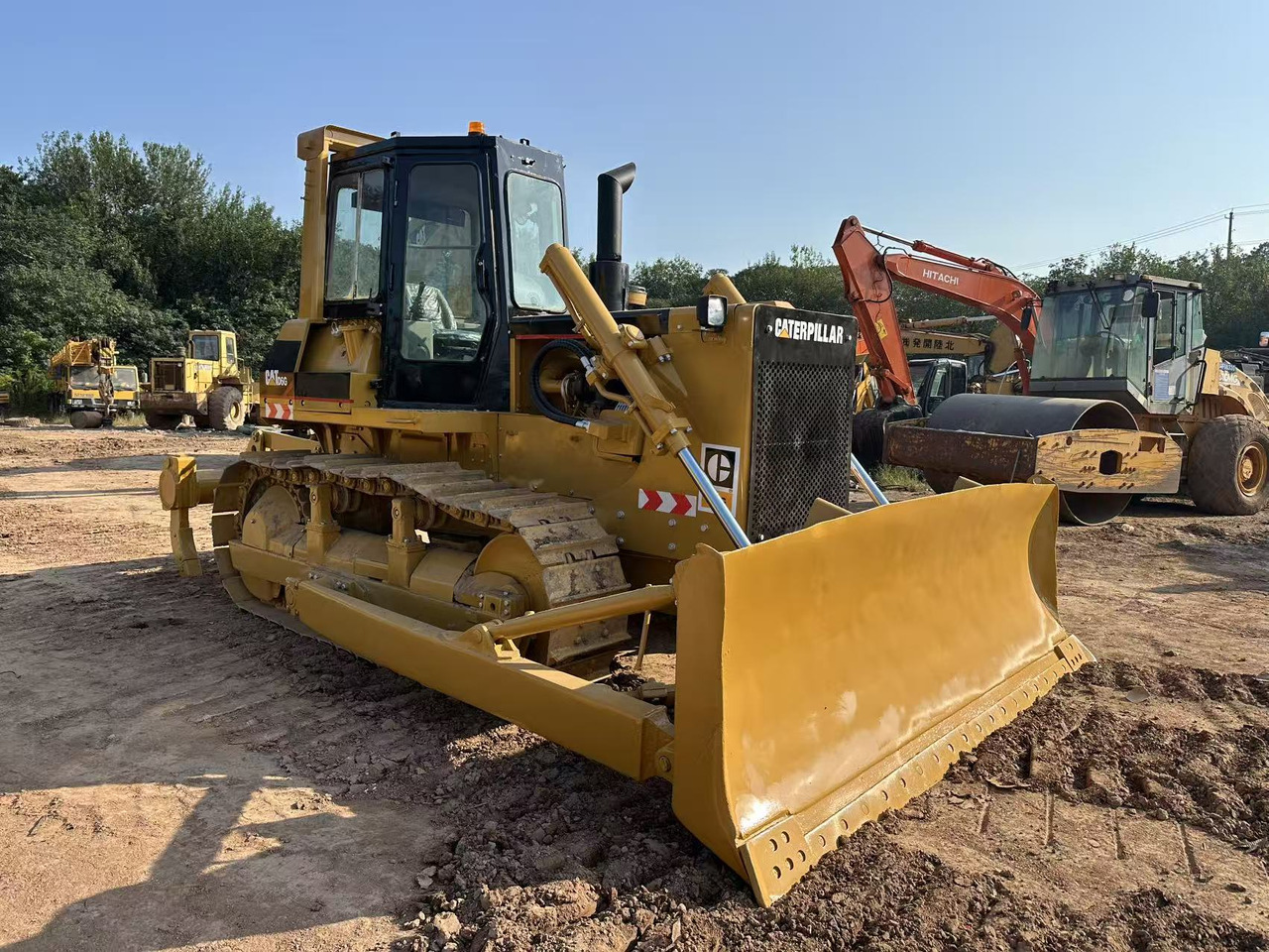 CATERPILLAR D6G Crawler Dozer - Buldozeris: foto 2 CATERPILLAR D6G Crawler Dozer - Buldozeris: foto 2