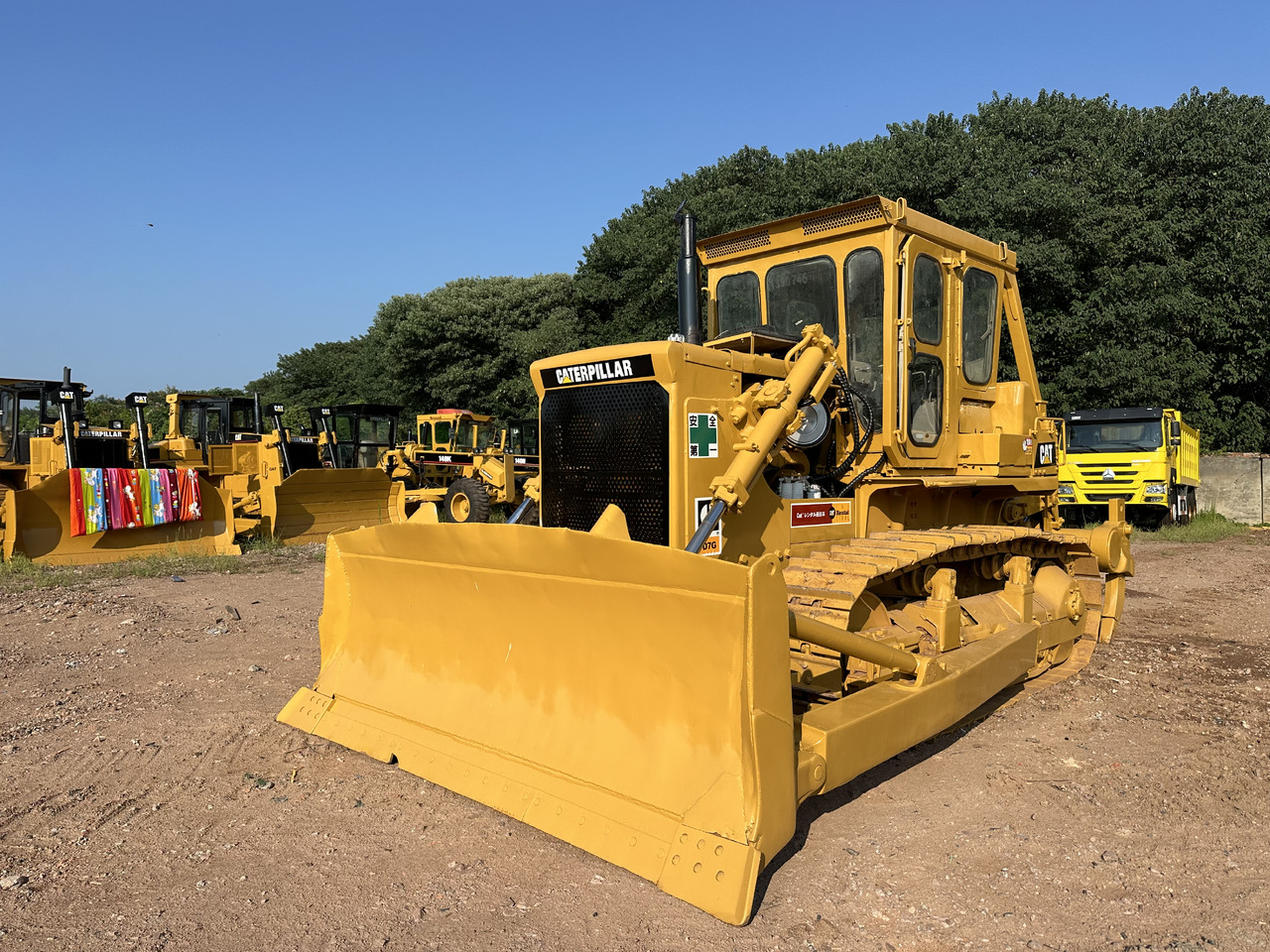 CATERPILLAR D7G - Buldozeris: foto 1 CATERPILLAR D7G - Buldozeris: foto 1