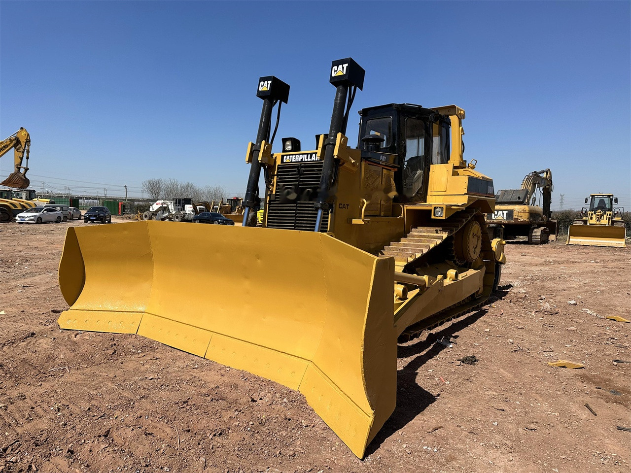 CATERPILLAR D8R - Buldozeris: foto 4 CATERPILLAR D8R - Buldozeris: foto 4