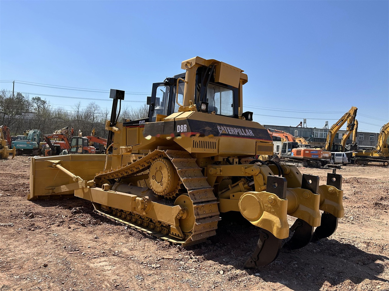 CATERPILLAR D8R - Buldozeris: foto 1 CATERPILLAR D8R - Buldozeris: foto 1