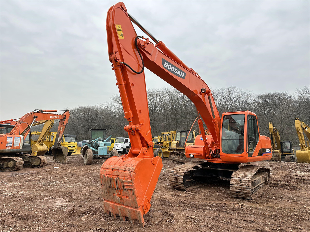 DOOSAN DH220 - Vikšrinis ekskavatorius: foto 3 DOOSAN DH220 - Vikšrinis ekskavatorius: foto 3