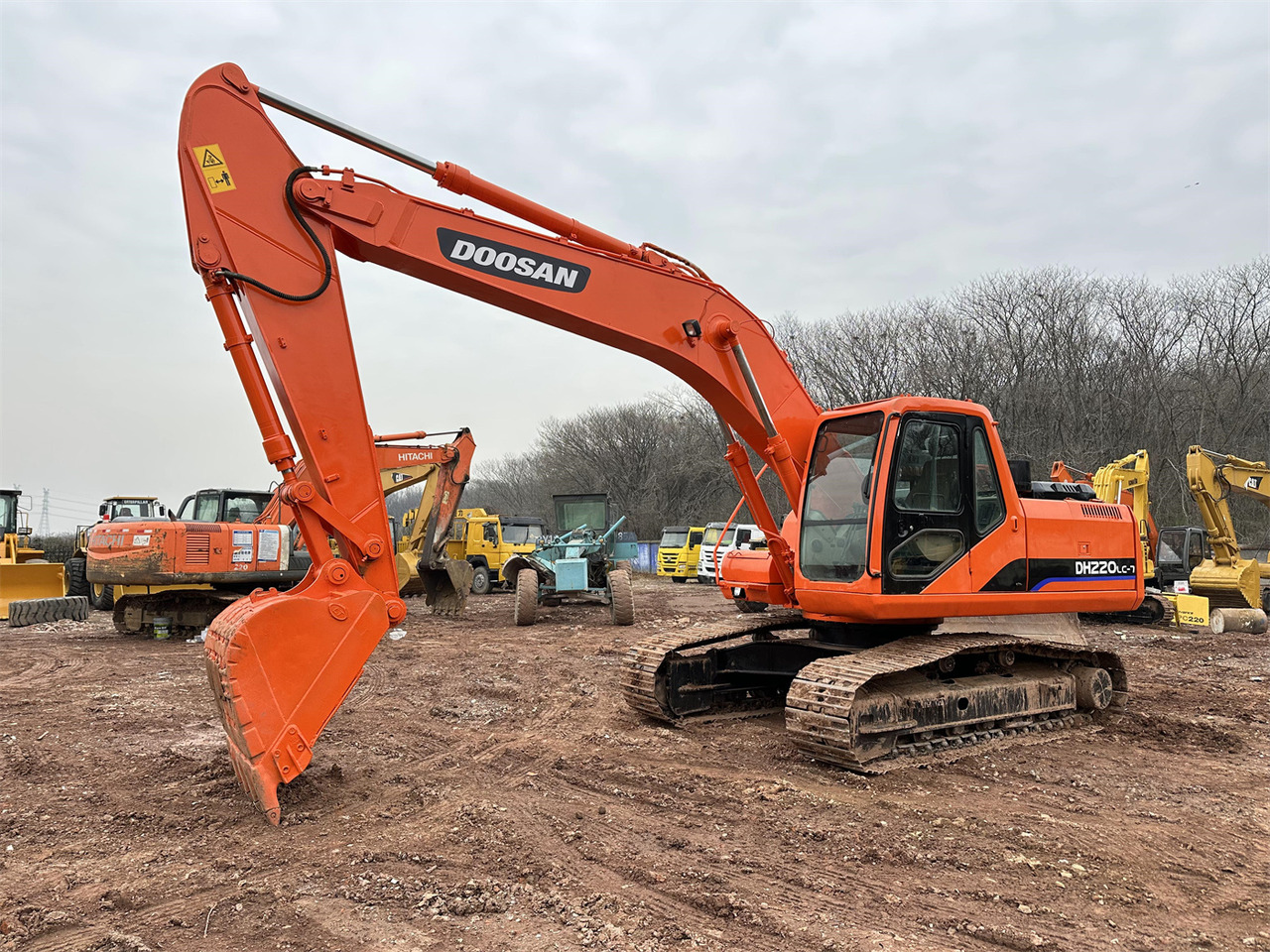 DOOSAN DH220 - Vikšrinis ekskavatorius: foto 2 DOOSAN DH220 - Vikšrinis ekskavatorius: foto 2