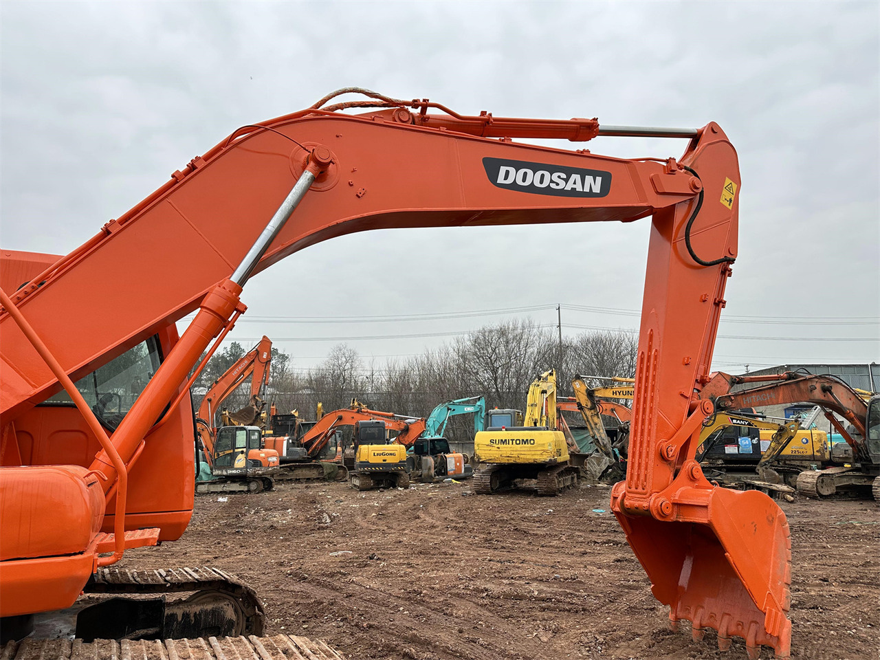 DOOSAN DH220 - Vikšrinis ekskavatorius: foto 4 DOOSAN DH220 - Vikšrinis ekskavatorius: foto 4