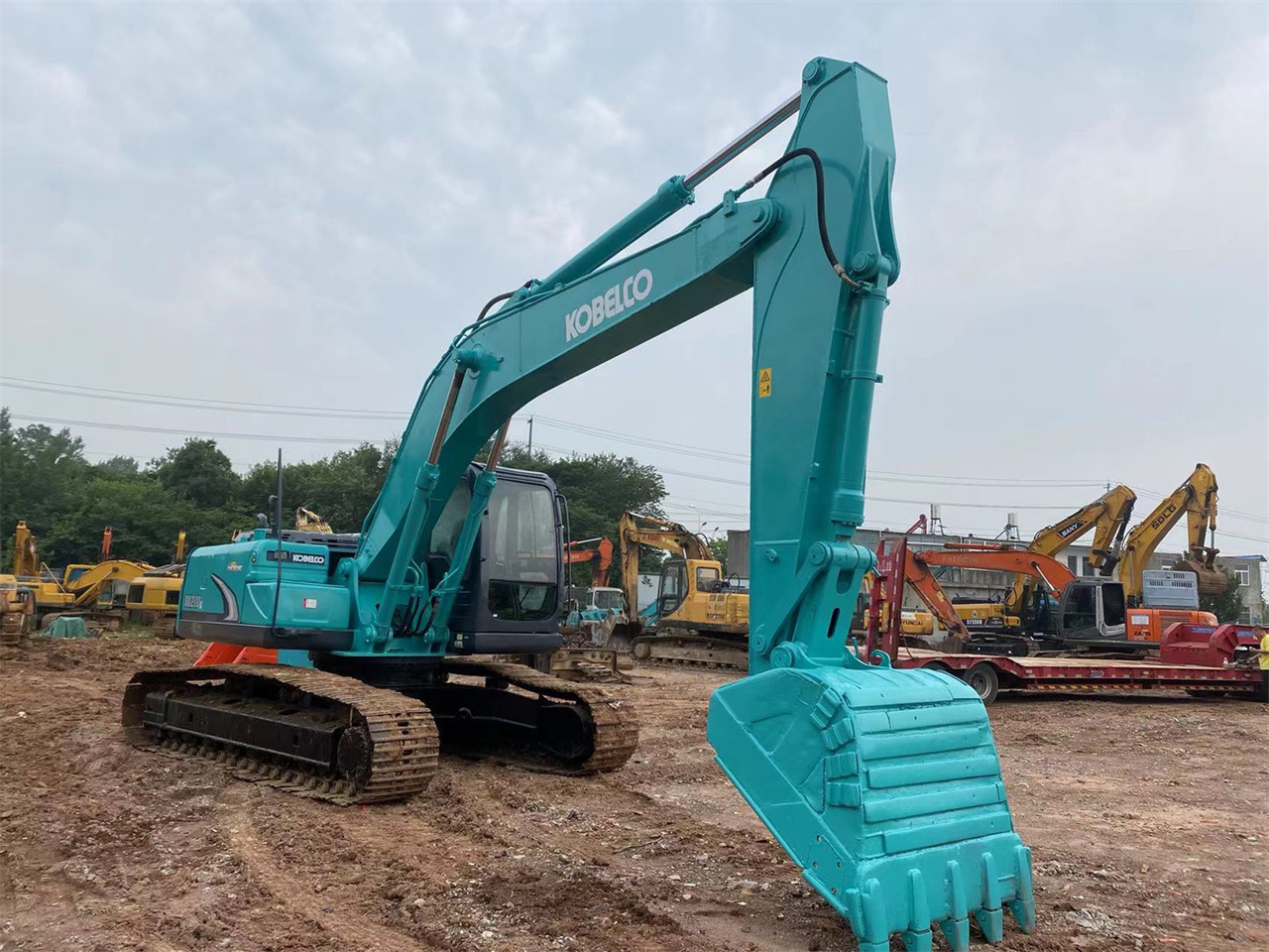 KOBELCO SK210LC-8 - Vikšrinis ekskavatorius: foto 2 KOBELCO SK210LC-8 - Vikšrinis ekskavatorius: foto 2