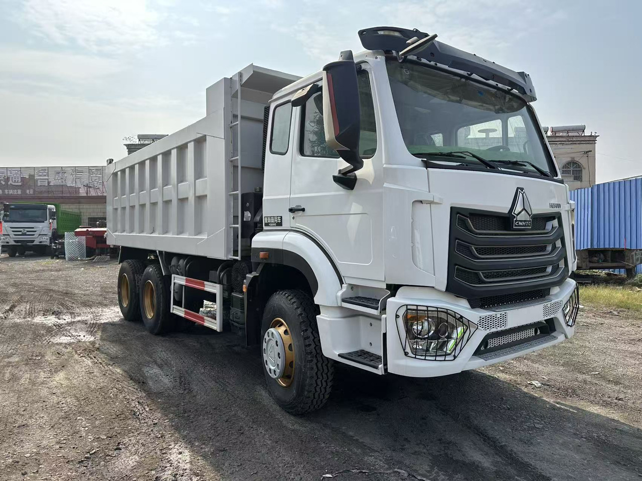 SINOTRUK HOHAN 400hp 6x4 tipper truck - Savivartis sunkvežimis: foto 1 SINOTRUK HOHAN 400hp 6x4 tipper truck - Savivartis sunkvežimis: foto 1