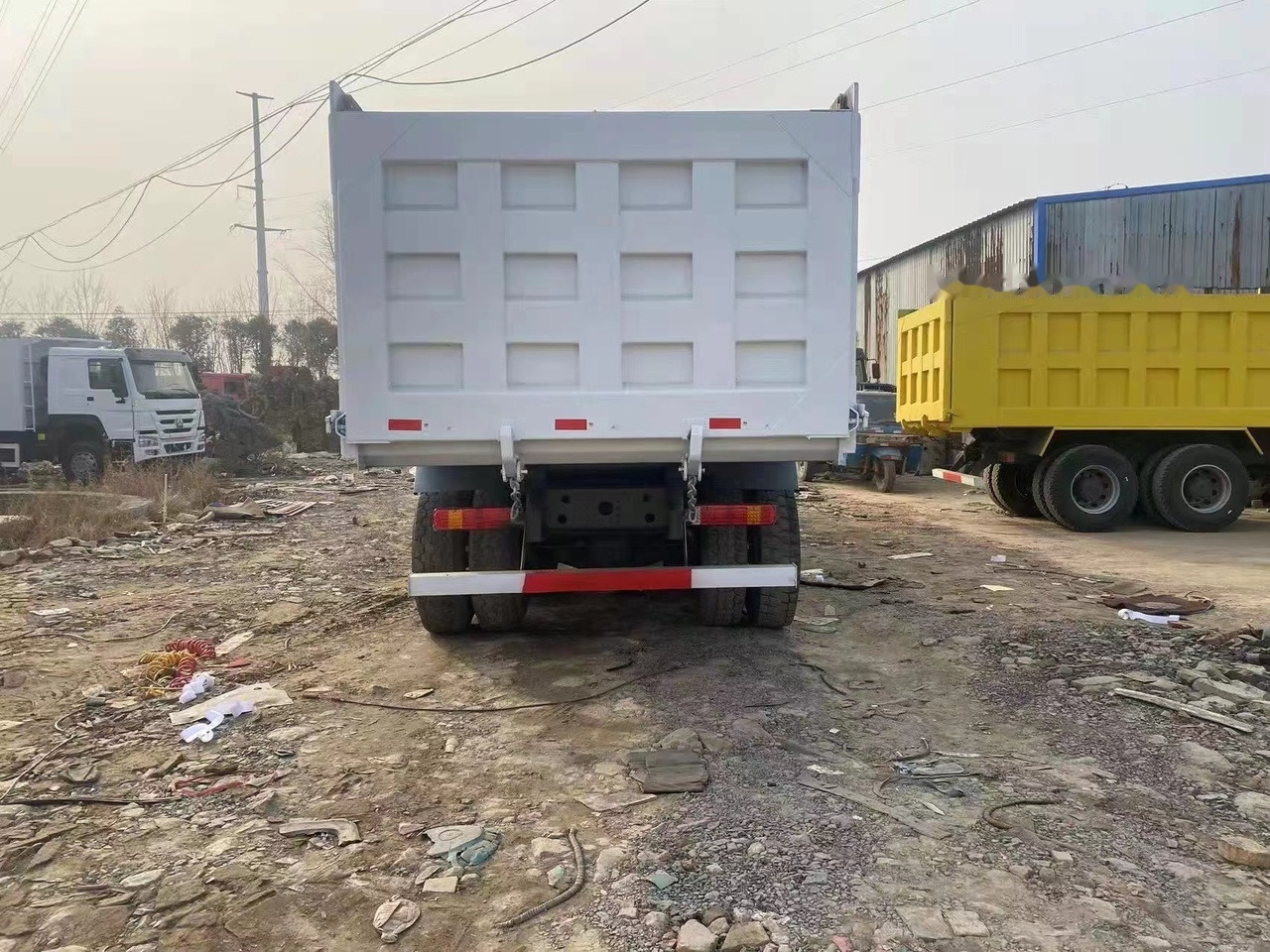 SINOTRUK HOWO 371 Tipper truck - Savivartis sunkvežimis: foto 3 SINOTRUK HOWO 371 Tipper truck - Savivartis sunkvežimis: foto 3