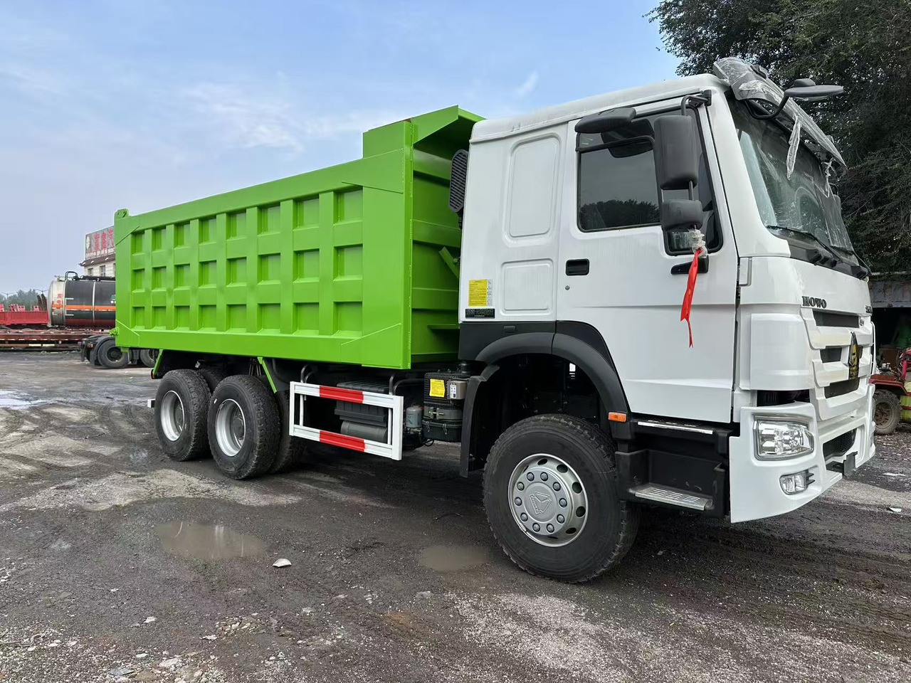 SINOTRUK HOWO 400HP 6X4 Tipper Truck - Savivartis sunkvežimis: foto 4 SINOTRUK HOWO 400HP 6X4 Tipper Truck - Savivartis sunkvežimis: foto 4