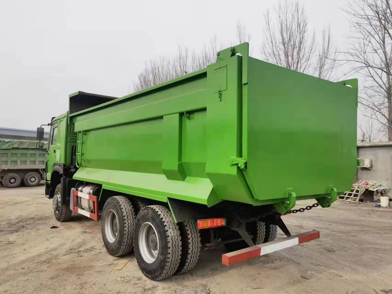 SINOTRUK Howo Dump truck 371 - Savivartis sunkvežimis: foto 4 SINOTRUK Howo Dump truck 371 - Savivartis sunkvežimis: foto 4