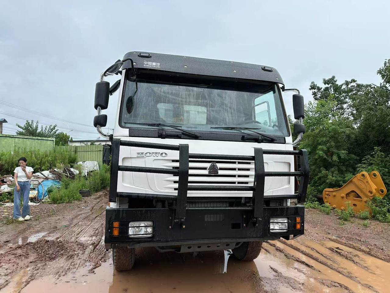 Sinotruk HOWO 371hp 8x4 - Savivartis sunkvežimis: foto 2 Sinotruk HOWO 371hp 8x4 - Savivartis sunkvežimis: foto 2