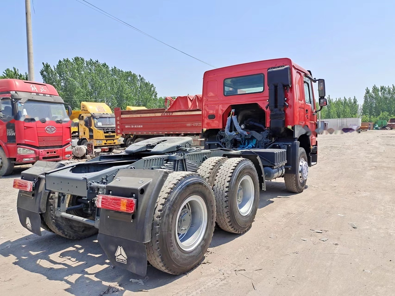 SINOTRUK Howo tractor unit 420 - Vilkikas: foto 3 SINOTRUK Howo tractor unit 420 - Vilkikas: foto 3