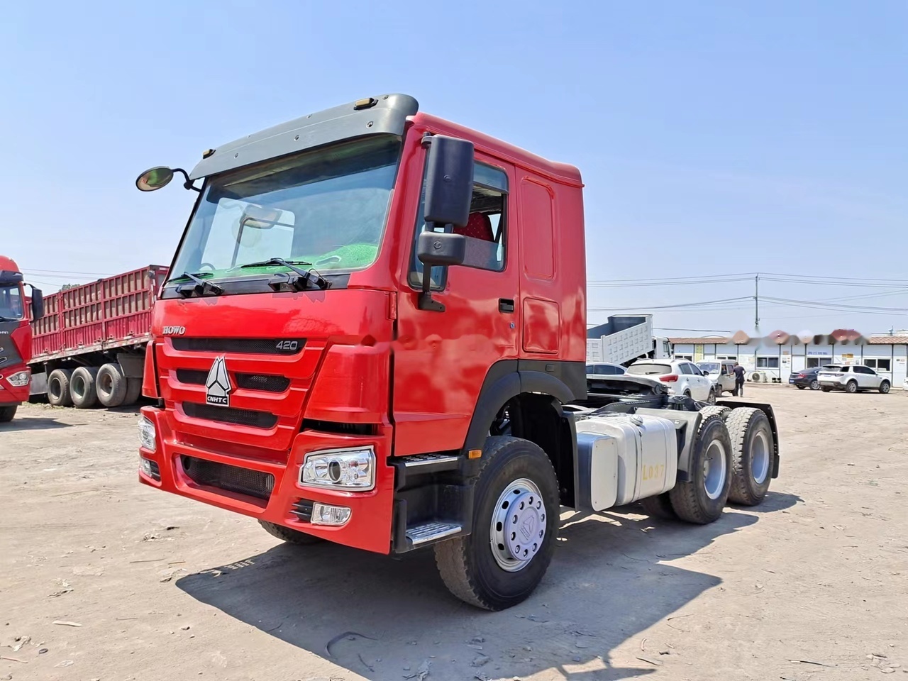 SINOTRUK Howo tractor unit 420 hp - Vilkikas: foto 1 SINOTRUK Howo tractor unit 420 hp - Vilkikas: foto 1