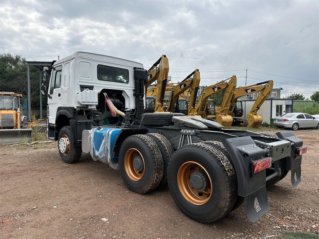 SINOTRUK Howo tractor unit 420hp - Vilkikas: foto 5 SINOTRUK Howo tractor unit 420hp - Vilkikas: foto 5