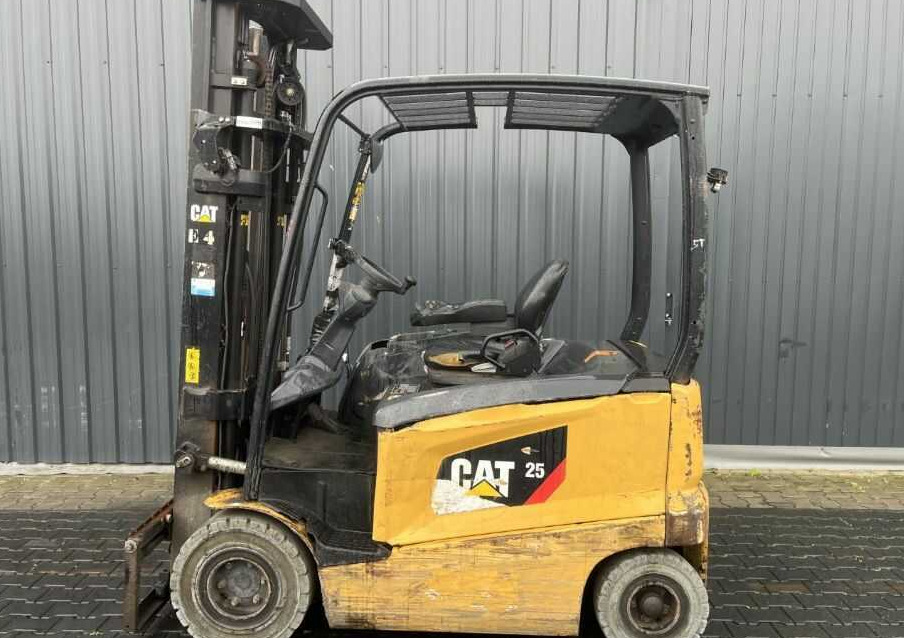 CAT Lift Trucks EP25CN - Elektrinis krautuvas: foto 2 CAT Lift Trucks EP25CN - Elektrinis krautuvas: foto 2