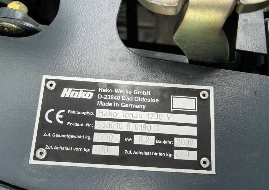 Hako Jonas 1200V - Grindų šlavimo mašina: foto 4 Hako Jonas 1200V - Grindų šlavimo mašina: foto 4