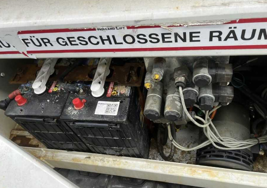 Holland-Lift ECOSTAR HL-11812 - Žirklinis keltuvas: foto 5 Holland-Lift ECOSTAR HL-11812 - Žirklinis keltuvas: foto 5