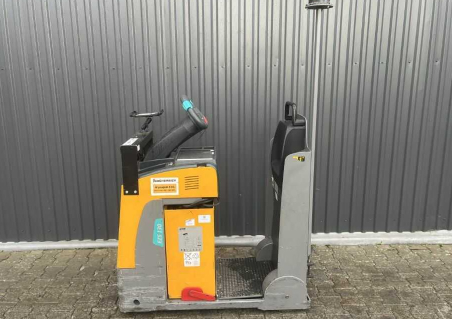 Jungheinrich EZS130 - Elektrinis vilkikas: foto 2 Jungheinrich EZS130 - Elektrinis vilkikas: foto 2