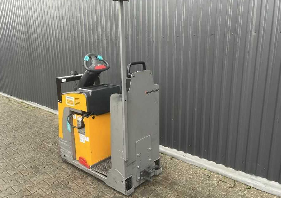 Jungheinrich EZS130 - Elektrinis vilkikas: foto 3 Jungheinrich EZS130 - Elektrinis vilkikas: foto 3