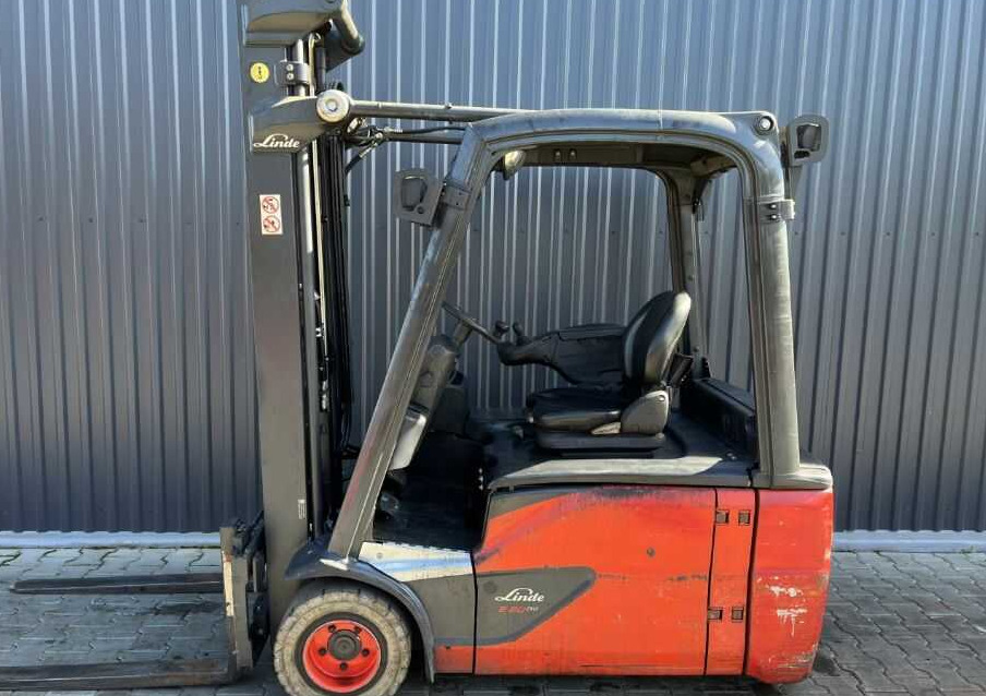 Linde E20L-02 - Elektrinis krautuvas: foto 2 Linde E20L-02 - Elektrinis krautuvas: foto 2