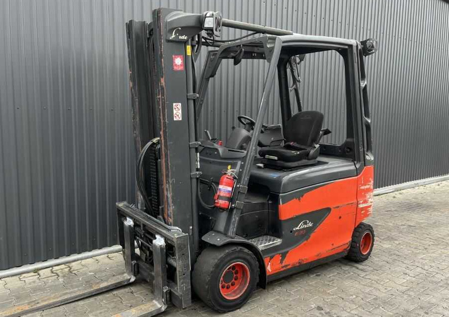 Linde E30H-01/600 - Elektrinis krautuvas: foto 1 Linde E30H-01/600 - Elektrinis krautuvas: foto 1