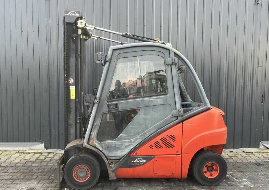 Linde H25D-02 - Dyzelinis krautuvas: foto 2 Linde H25D-02 - Dyzelinis krautuvas: foto 2