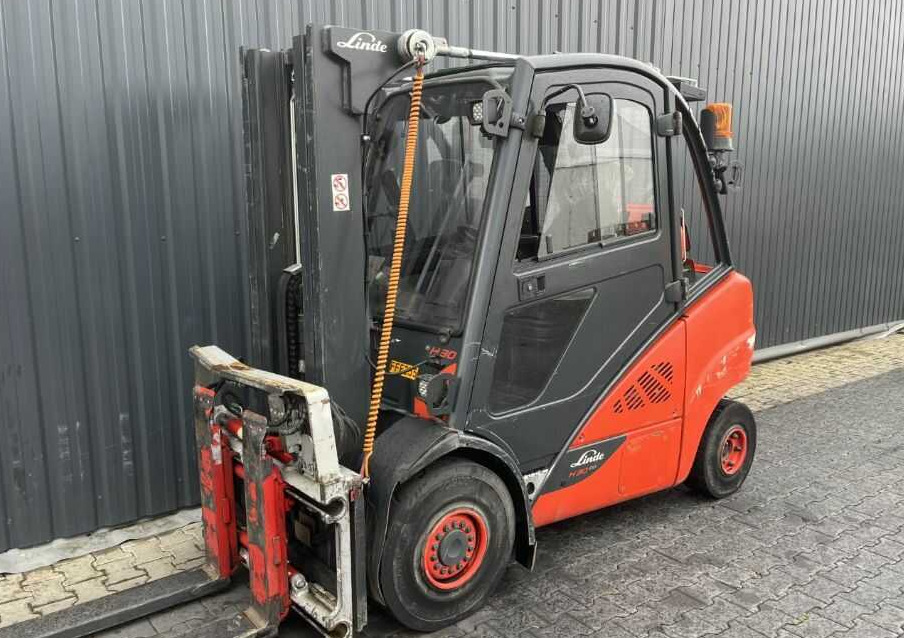 Linde H30T-02 - Dujinis krautuvas: foto 1 Linde H30T-02 - Dujinis krautuvas: foto 1