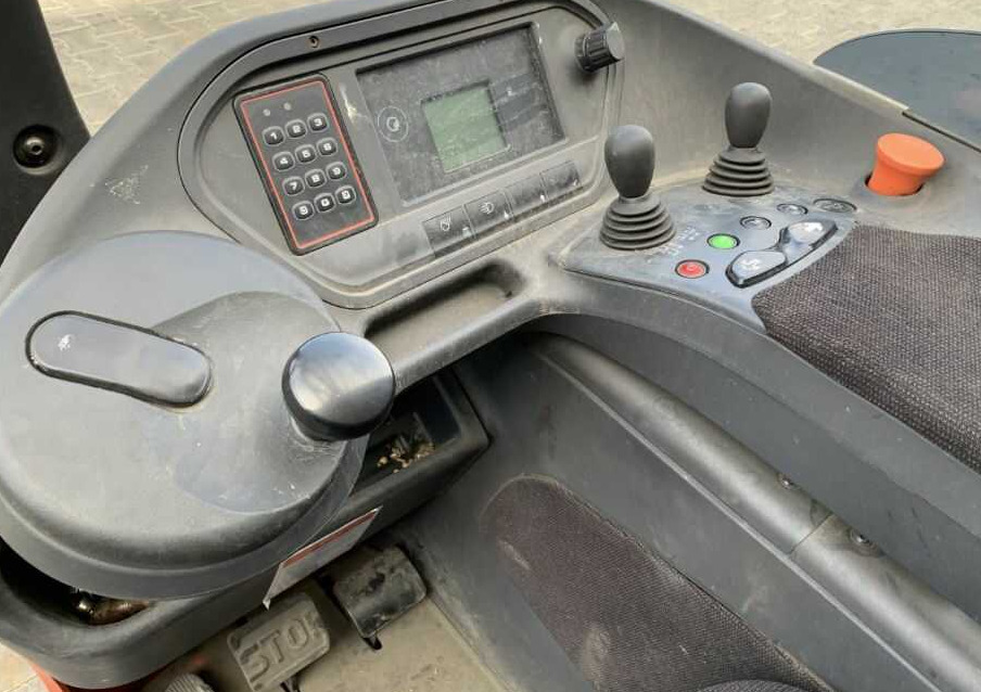 Linde R14HD-01 - Krautuvas su šakėmis: foto 5 Linde R14HD-01 - Krautuvas su šakėmis: foto 5