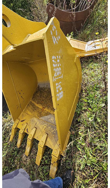 Komatsu PC200 - Kaušas: foto 3 Komatsu PC200 - Kaušas: foto 3