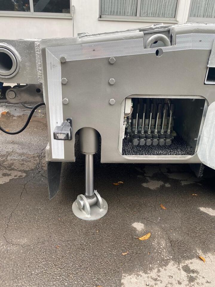 4 AXLE GERMANO TYPE LOWLOADER VEGA TRAILER - Žemo profilio platforma puspriekabė: foto 5 4 AXLE GERMANO TYPE LOWLOADER VEGA TRAILER - Žemo profilio platforma puspriekabė: foto 5