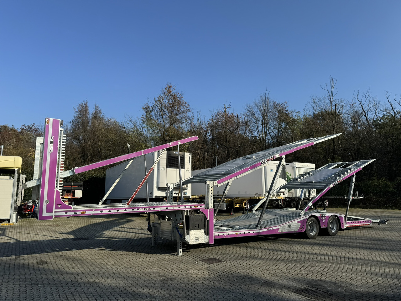 Vega Trailer 2 Axle Jeep Transporter (Vehicles) - Autovežis puspriekabė: foto 4 Vega Trailer 2 Axle Jeep Transporter (Vehicles) - Autovežis puspriekabė: foto 4