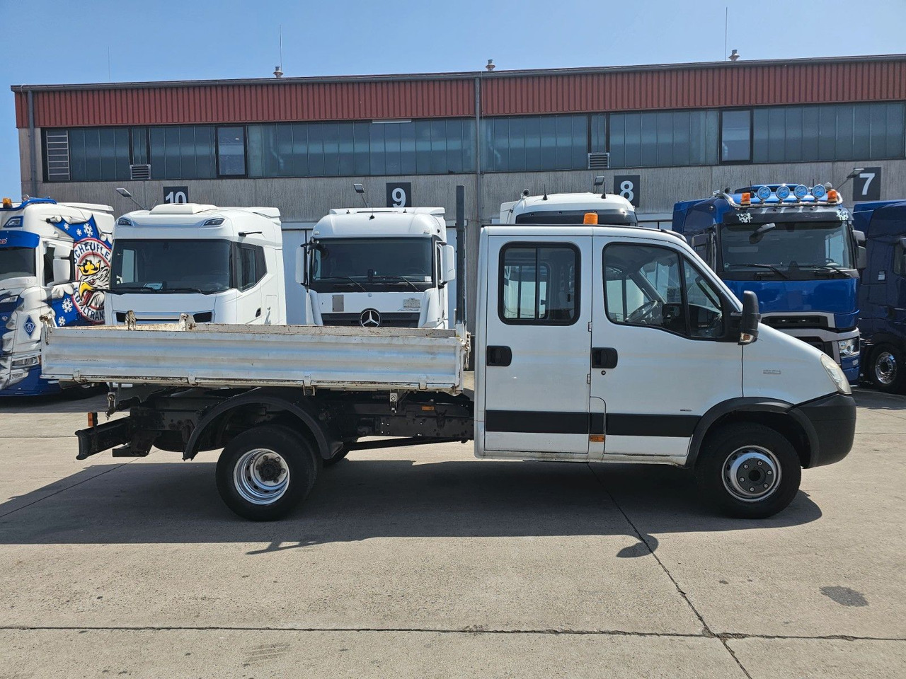 Iveco DAILY * DREISEITENKIPPER * MEILER * STANDHZ - Mažas savivartis, Komercinis automobilis su dviguba kabina: foto 4 Iveco DAILY * DREISEITENKIPPER * MEILER * STANDHZ - Mažas savivartis, Komercinis automobilis su dviguba kabina: foto 4