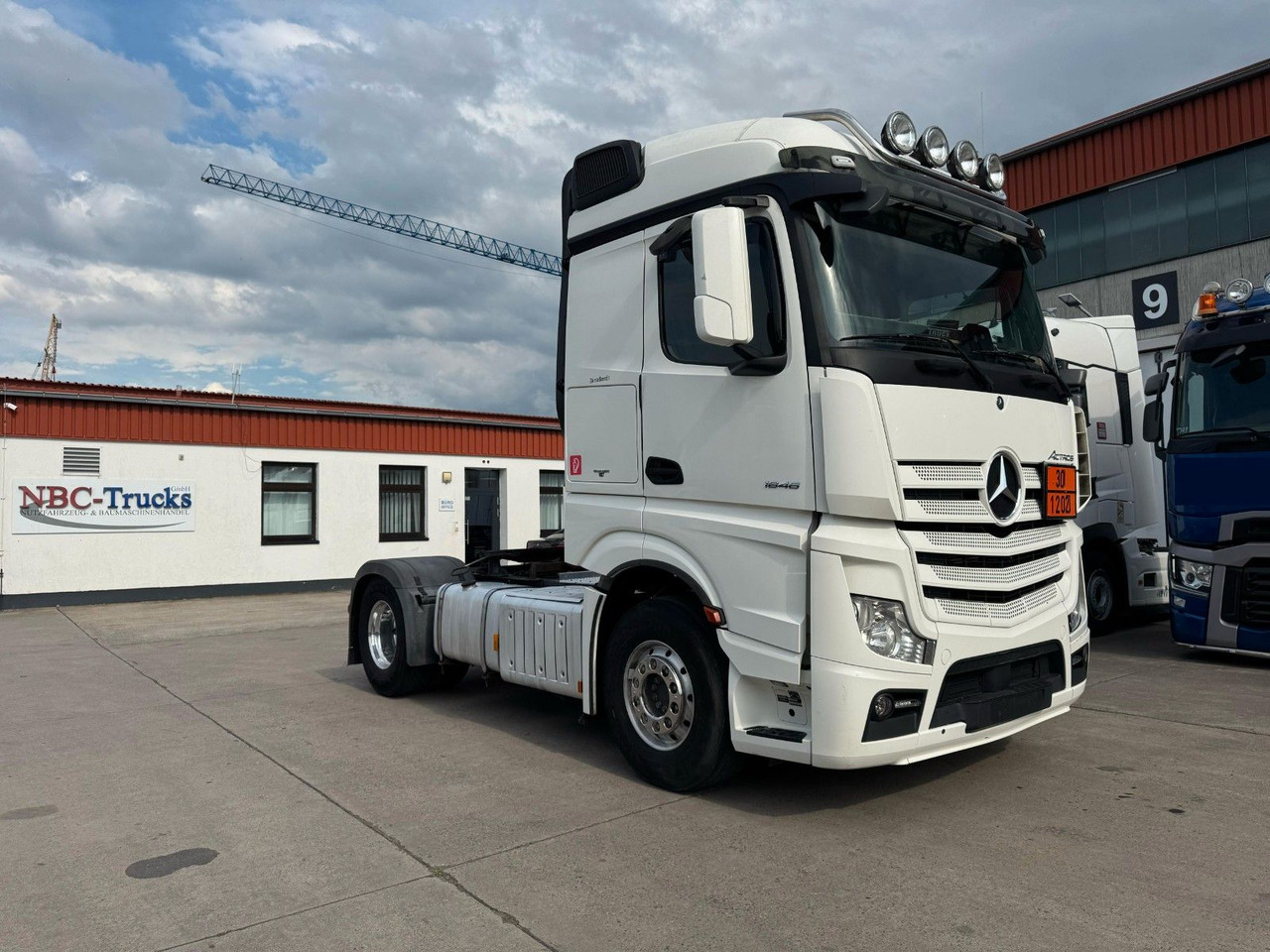 Mercedes-Benz ACTROS 1846 * RETARDER + 2X TANK * ALCOA * KIPPH - Vilkikas: foto 3 Mercedes-Benz ACTROS 1846 * RETARDER + 2X TANK * ALCOA * KIPPH - Vilkikas: foto 3