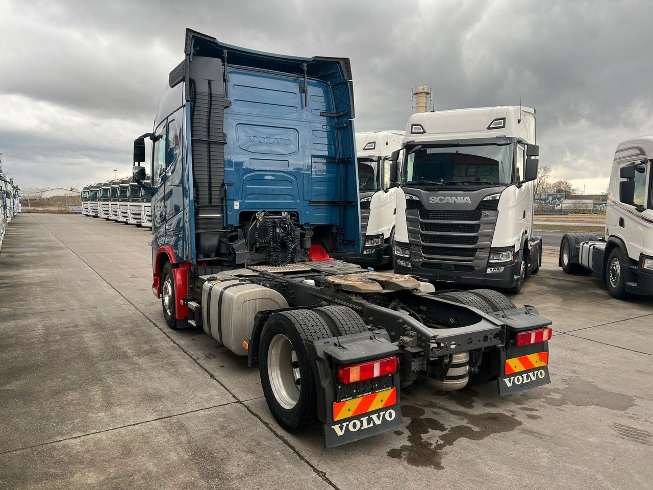 Volvo FH 460 * ACC * ALCOA *LEDER* RETAR * 1 HAND * - Vilkikas: foto 4 Volvo FH 460 * ACC * ALCOA *LEDER* RETAR * 1 HAND * - Vilkikas: foto 4