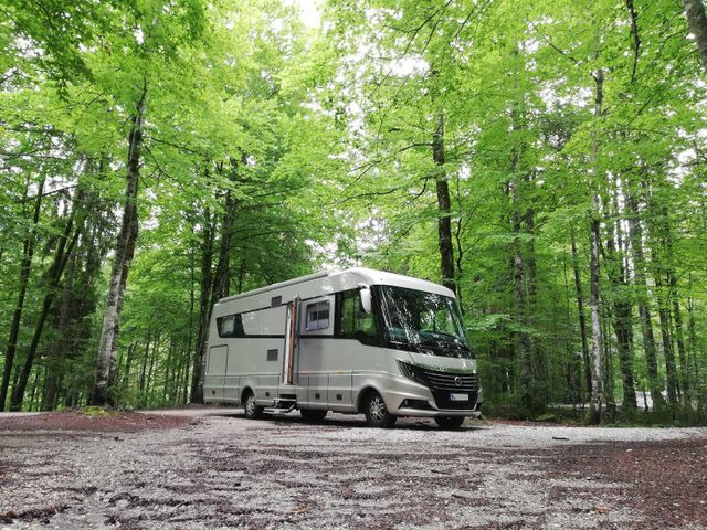 Niesmann + Bischoff Flair 880 BE - Integruotas kemperis: foto 1 Niesmann + Bischoff Flair 880 BE - Integruotas kemperis: foto 1