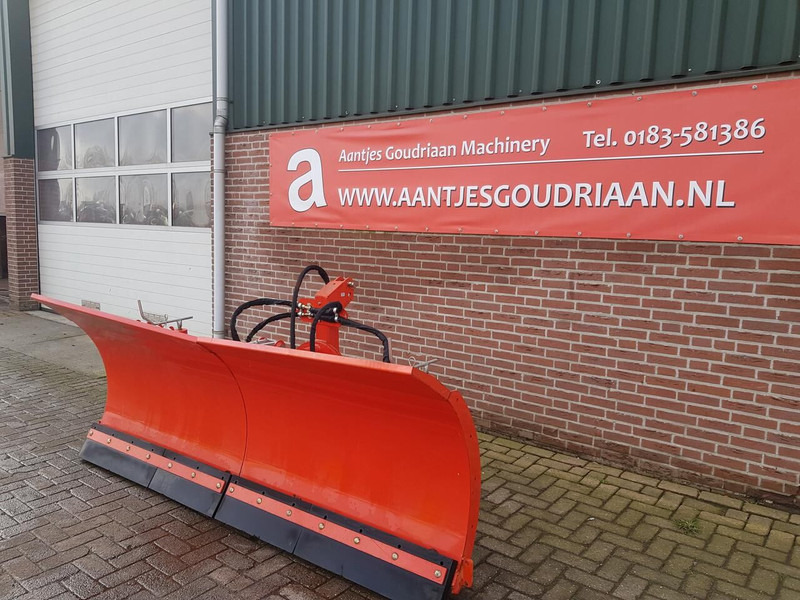 Boxer agri PU 2600 - Sniego peilis: foto 3 Boxer agri PU 2600 - Sniego peilis: foto 3