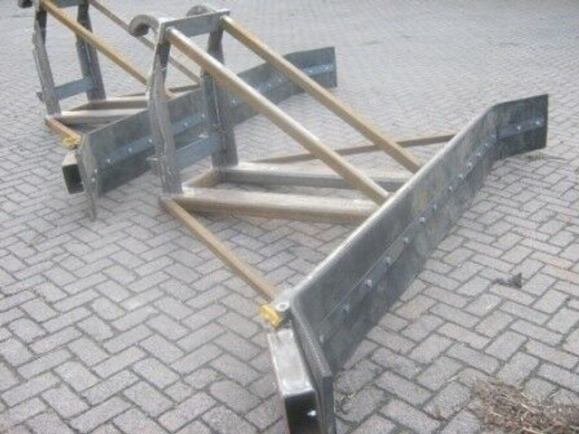 Nr. 2043 Sneeuw en Modderschuiven 2-5 mtr - Sniego peilis: foto 4 Nr. 2043 Sneeuw en Modderschuiven 2-5 mtr - Sniego peilis: foto 4