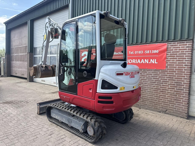 Takeuchi Kraan TB230 - Gebruikt - Mini ekskavatorius: foto 2 Takeuchi Kraan TB230 - Gebruikt - Mini ekskavatorius: foto 2