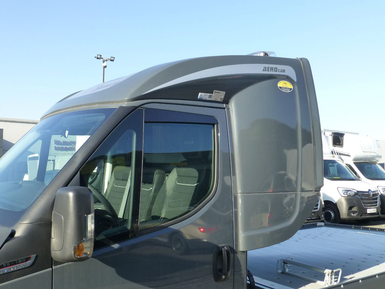 Iveco Daily 35S18 Autotransporter NAVI Schlafkabine - Evakuatorius: foto 4 Iveco Daily 35S18 Autotransporter NAVI Schlafkabine - Evakuatorius: foto 4
