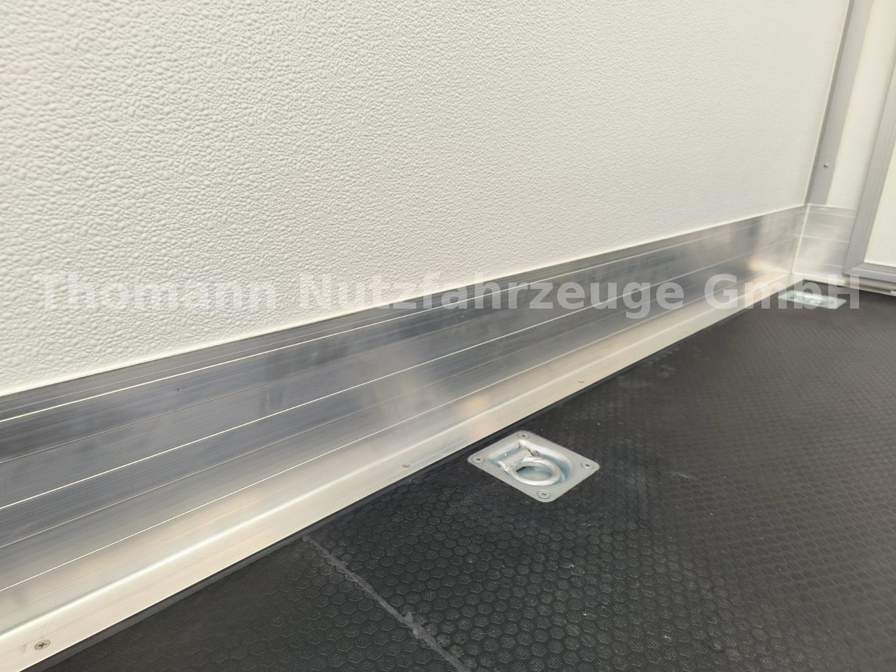 Peugeot Boxer Premium Koffer Extra Tief mit Klappe ! - Furgonas su krovinių dėže: foto 2 Peugeot Boxer Premium Koffer Extra Tief mit Klappe ! - Furgonas su krovinių dėže: foto 2