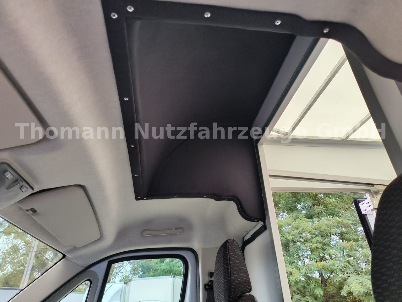 Peugeot Boxer Premium Koffer Extra Tief mit Klappe ! - Furgonas su krovinių dėže: foto 5 Peugeot Boxer Premium Koffer Extra Tief mit Klappe ! - Furgonas su krovinių dėže: foto 5