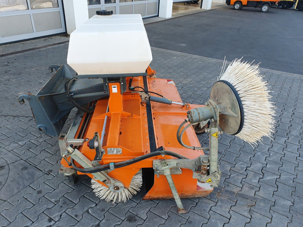 Bema 25 Dual Kehrmaschine / 2.050 mm / 2020 - Rotacinė šluota: foto 4 Bema 25 Dual Kehrmaschine / 2.050 mm / 2020 - Rotacinė šluota: foto 4