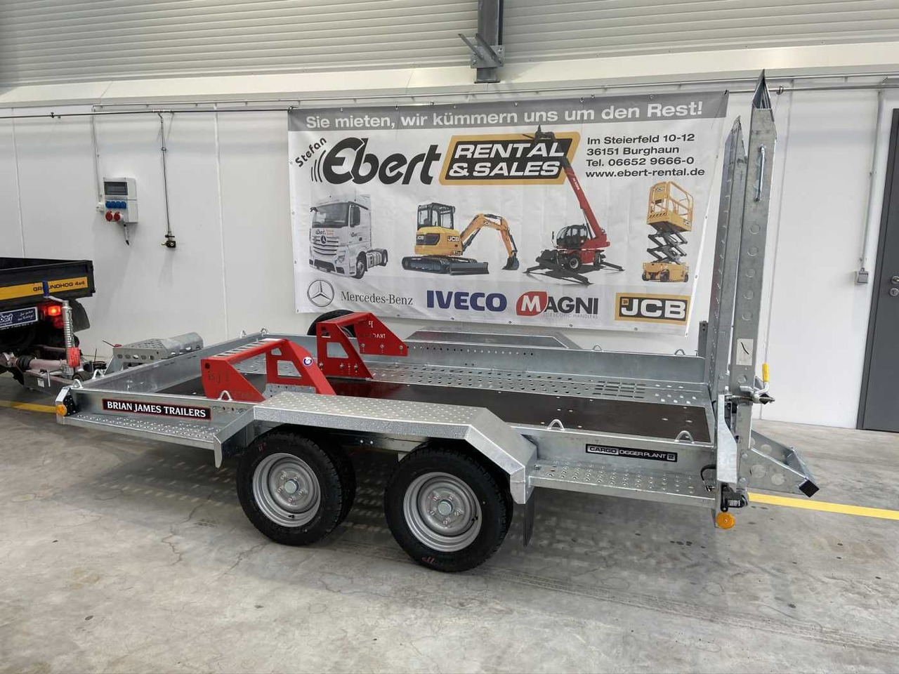 Brian James Cargo Digger Plant 2 / Länge: 3.200mm / 3.500kg - Žemo profilio platforma priekaba: foto 4 Brian James Cargo Digger Plant 2 / Länge: 3.200mm / 3.500kg - Žemo profilio platforma priekaba: foto 4