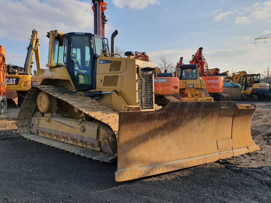 CAT D6N LGP / 7.374h / 6-Wege Klappschild / Bj: 2017 - Buldozeris: foto 1 CAT D6N LGP / 7.374h / 6-Wege Klappschild / Bj: 2017 - Buldozeris: foto 1